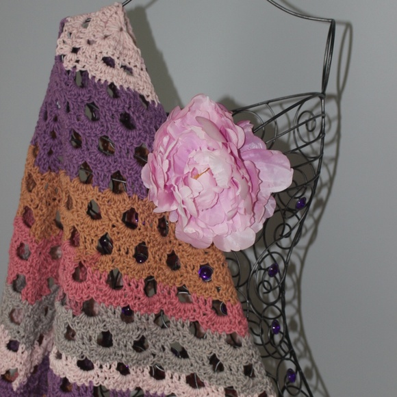 handmade crochet shawl/wrap - Picture 3 of 5